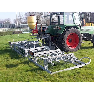 Graslandverzorgingsmachine meadow aerator